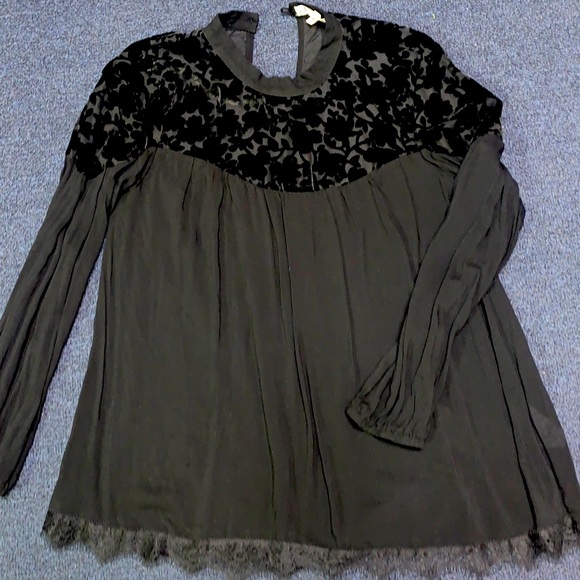 Black Velvet Longsleeve - Picture 1 of 4